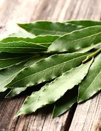 Beneficios del Laurel: Propiedades Cardiosaludables y Uso en la Cocina